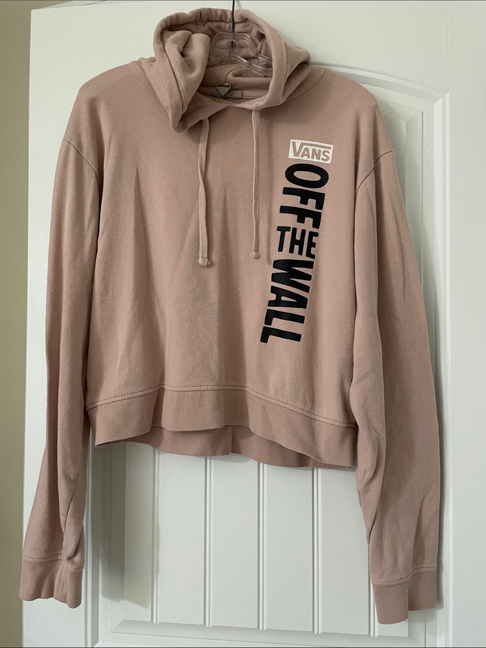 Vans Women's Dusty Pink 'Off The Wall' Cropped Hoodie
